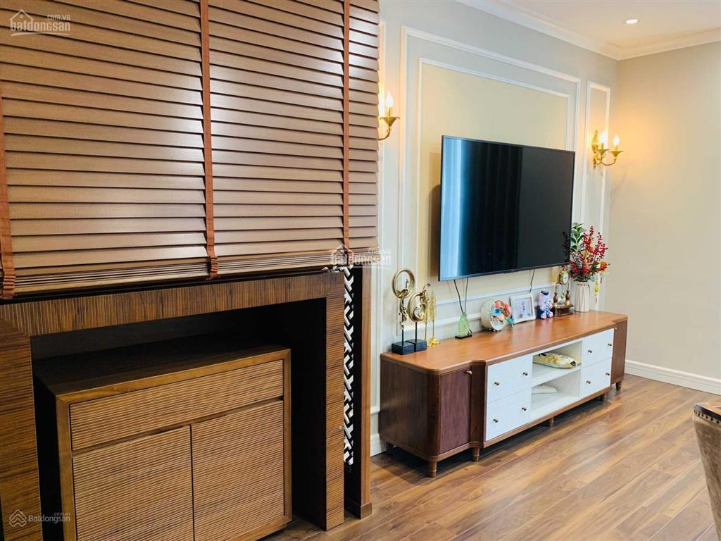 Vợ chồng tôi cần bán nhanh căn 3n tầng trung view phố full nội thất chỉ việc ở ngay đồ như ảnh