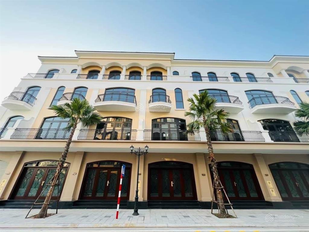 Bán liền kề 63m2 cạnh vườn hoa giá 8.x tỷ the empire vinhomes ocean park 2