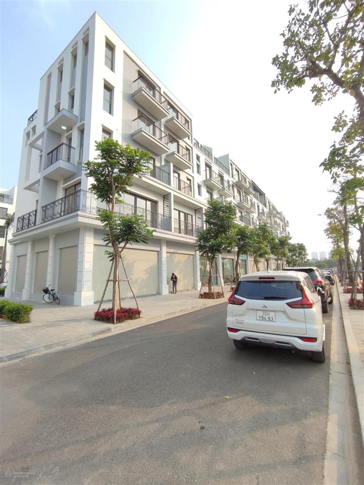 Gấp cần bán gấp căn siêu phẩm shophouse góc, vị trí đẹp, view công viên, the manor central park