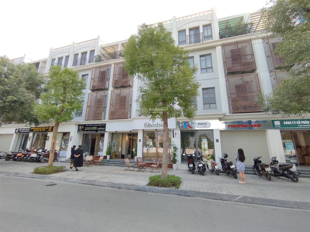 Bán căn shophouse góc, mặt đường 30m, view đẹp, hướng đông nam, dự án the manor central park