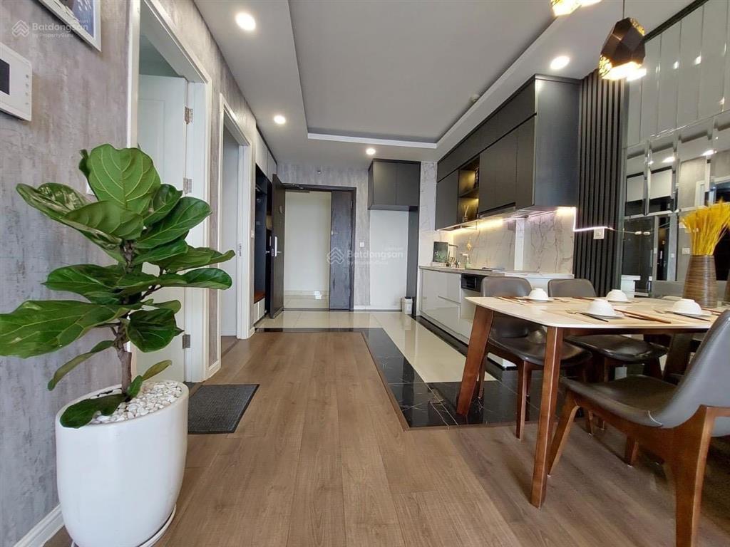 Chính chủ cần bán gấp căn hộ 2 ngủ 60m2, giá 6.2 tỷ full nội thất