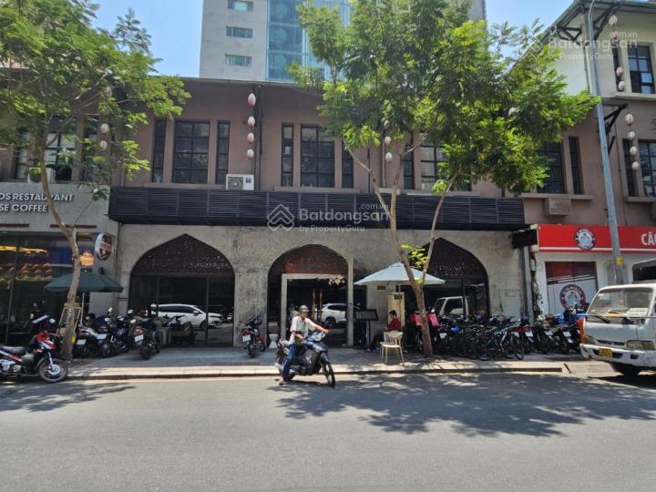 Cho thuê nhà mặt tiền ngô đức kế, quận 1. dt 25x25m. 1 trệt, 1 lầu. dtsd 1.000m2