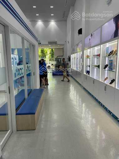 Cho thuê nhà mặt tiền lưu văn lang, quận 1. dt 8x30m, 1 trệt, 1 lầu. dtsd 1.200m2