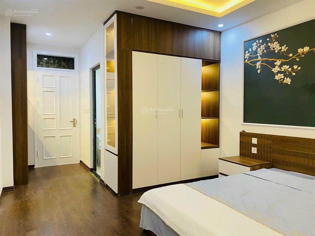 Nhà ngọc thụy, dt 115 m2, mt 7 m, gần đường hồng tiến gần trường việt pháp gần chợ ngọc thụy