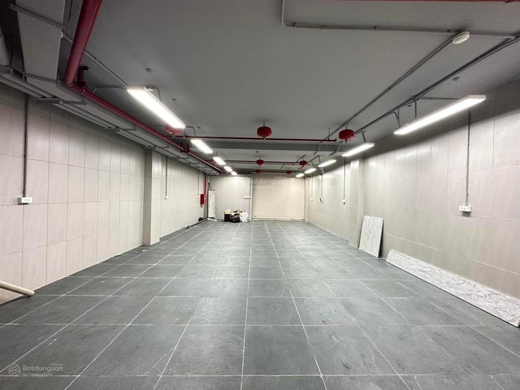 Mặt phố vip long biên  vỉa hè đá bóng  vị trí đắc địa