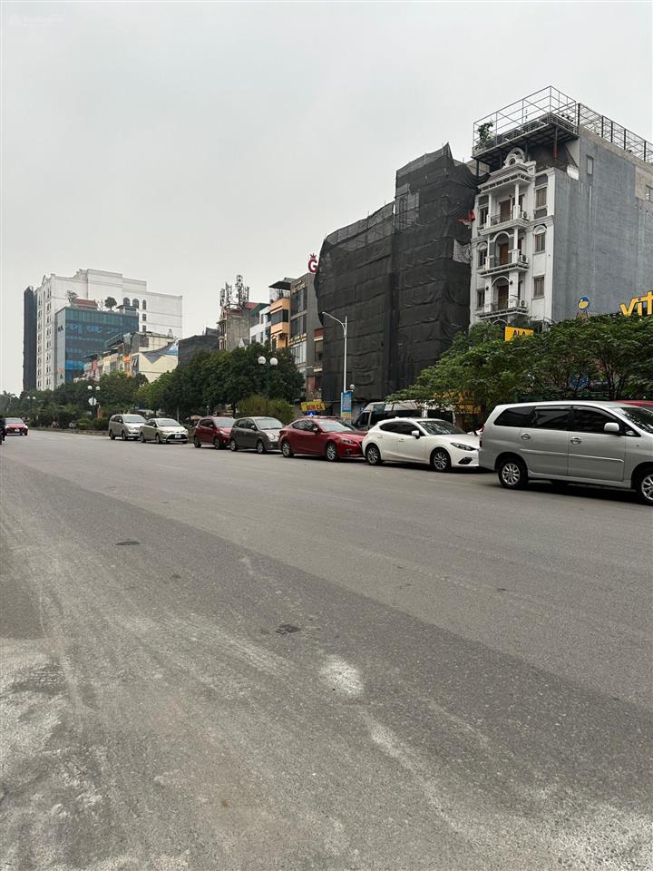 Mặt phố vip long biên  vỉa hè đá bóng  vị trí đắc địa
