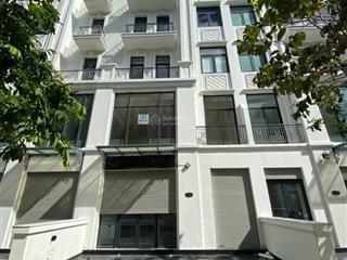 Cho thuê nhà phố manhattan vinhomes 84m2 giá 25tr nguyên căn, có thang máy