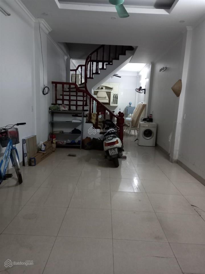 Cho thuê nhà ngô thì nhậm 50m2, 5 tầng 15tr/th ô tô vào nhà