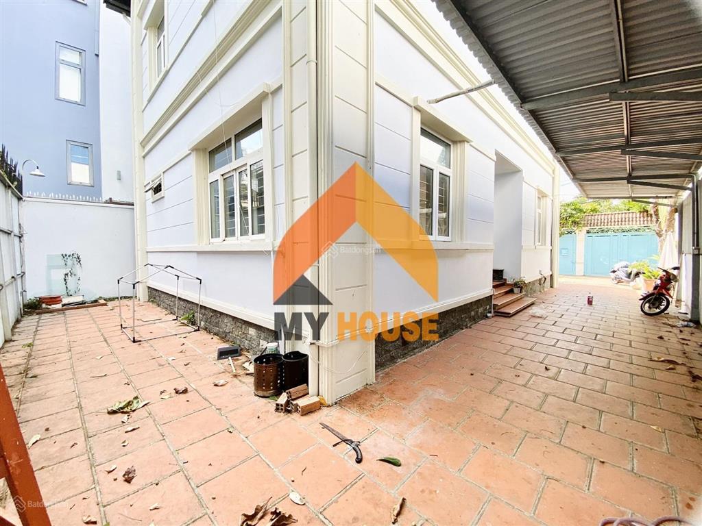 Sos! biệt thự trắng sân vườn thư giãn thảo điền 350m2