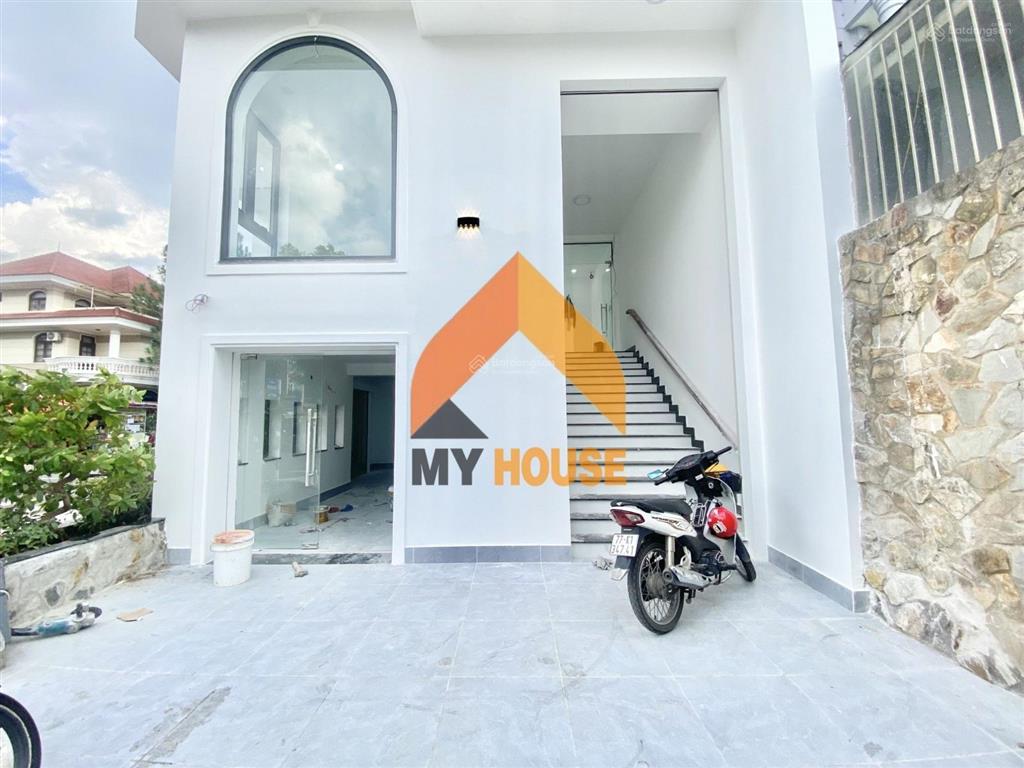 Myhouse chúng em cho thuê tòa nhà đẹp, độc, đỉnh quận 2