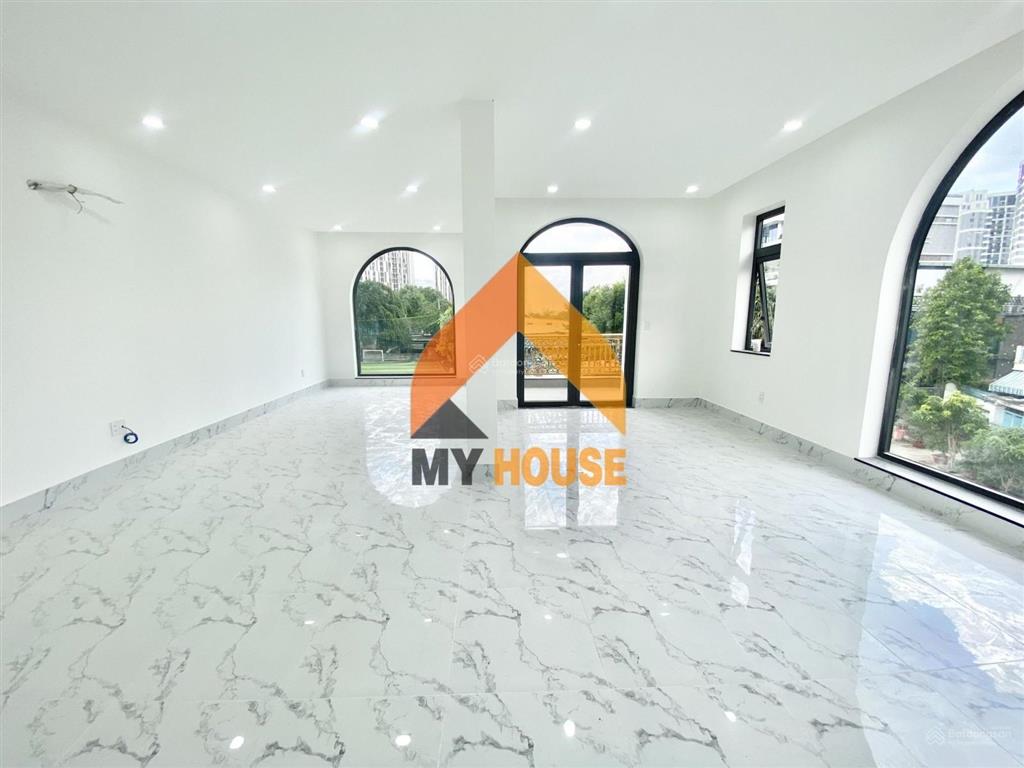 Myhouse chúng em cho thuê tòa nhà đẹp, độc, đỉnh quận 2