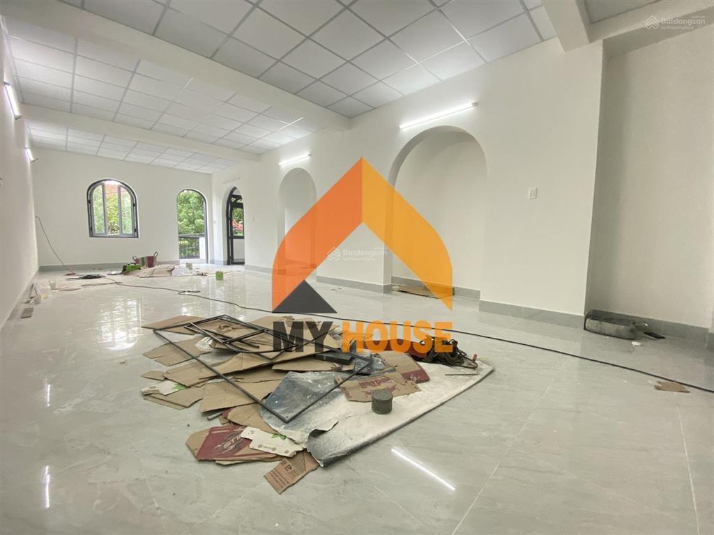 Mặt bằng ngay trần não, q2 mới tinh