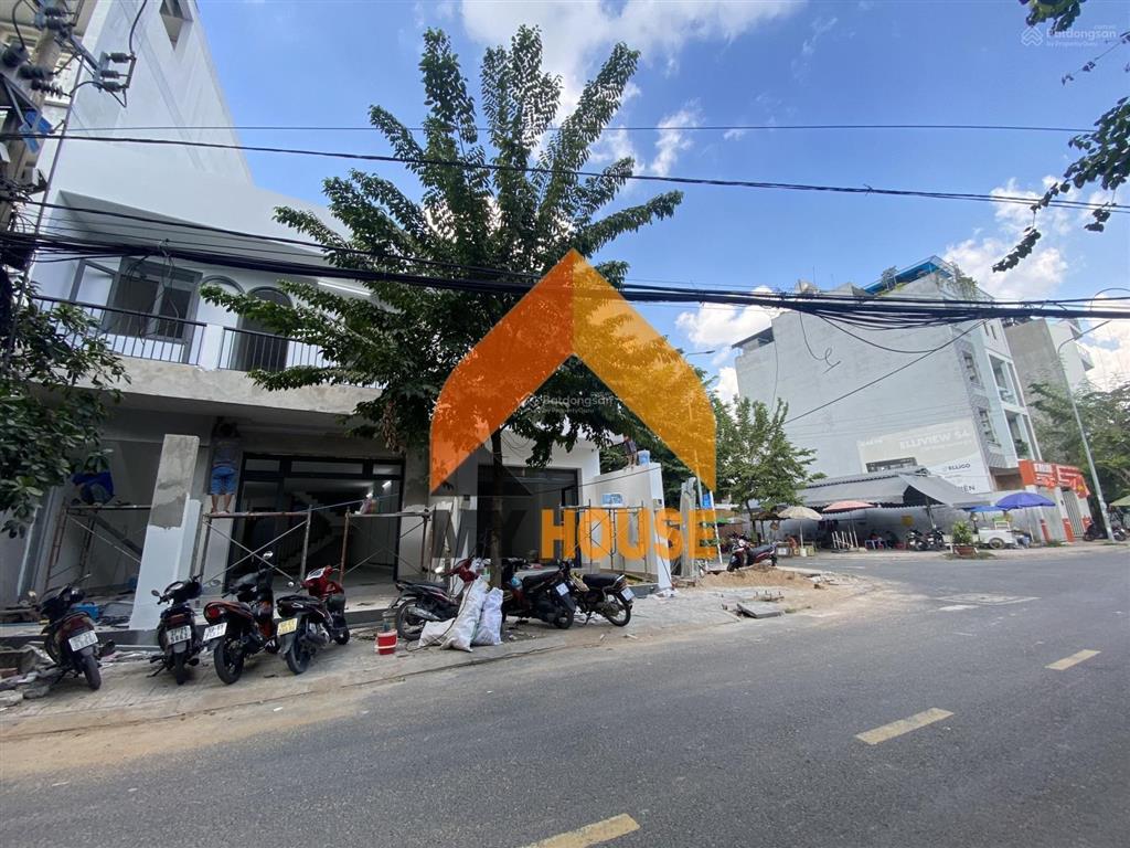 Mặt bằng ngay trần não, q2 mới tinh