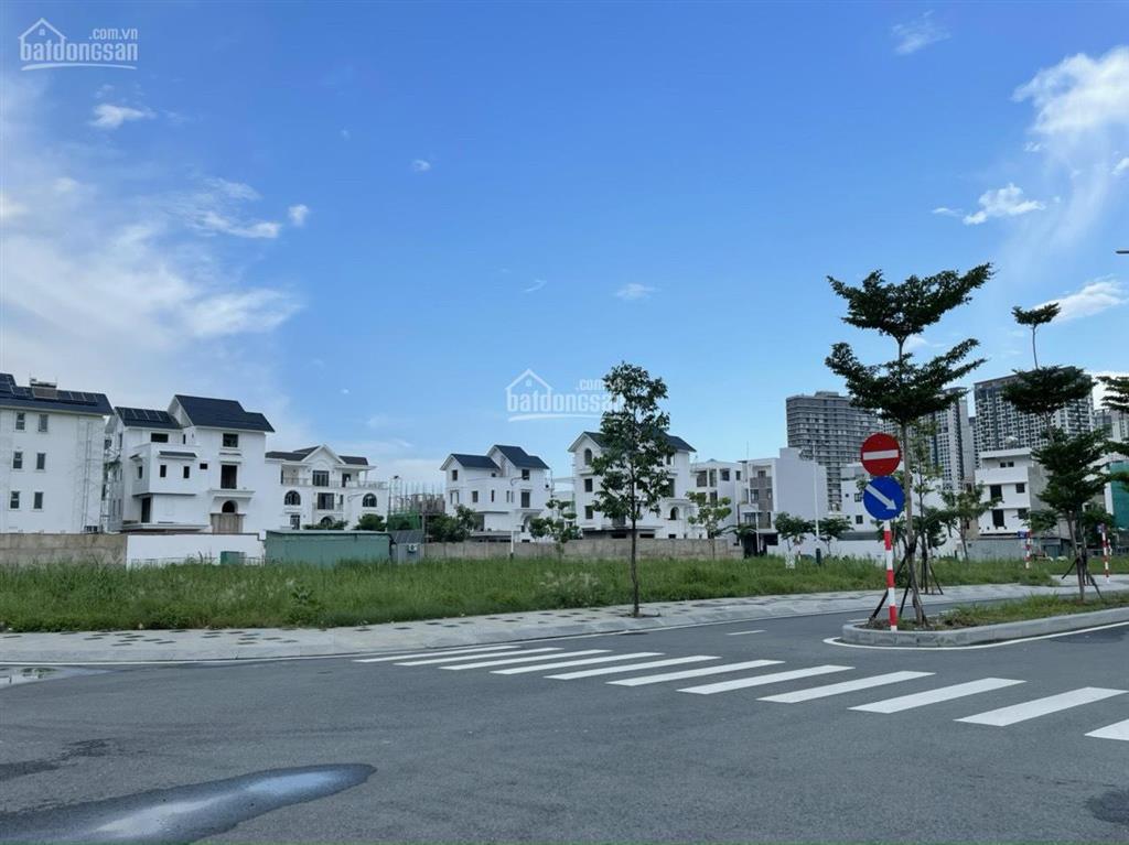 Chính chủ kẹt ngân hàng cần bán gấp lô đất 200m2 khu compound mystery villas q2