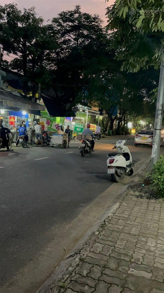 Cần cho thuê căn shophouse thuận tiện kinh doanh văn phòng diện tích 100m2, 1 trệt, 2 lầu, giá 14tr
