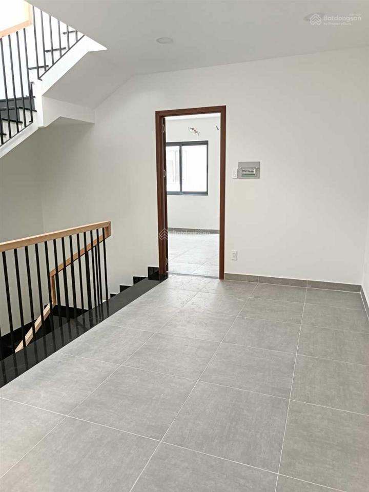 Cho thuê shophouse thuận tiện kd mọi ngành nghề giá 14tr/tháng.  0938 051 ***