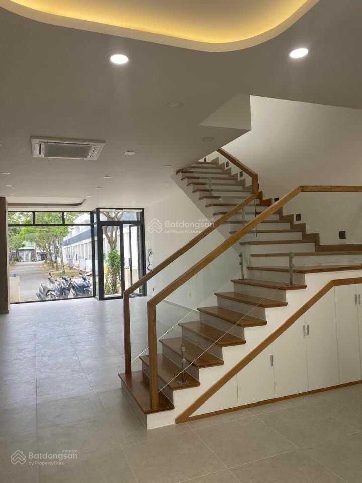 Cho thuê shophouse thuận tiện kd mọi ngành nghề giá 14tr/tháng.  0938 051 ***