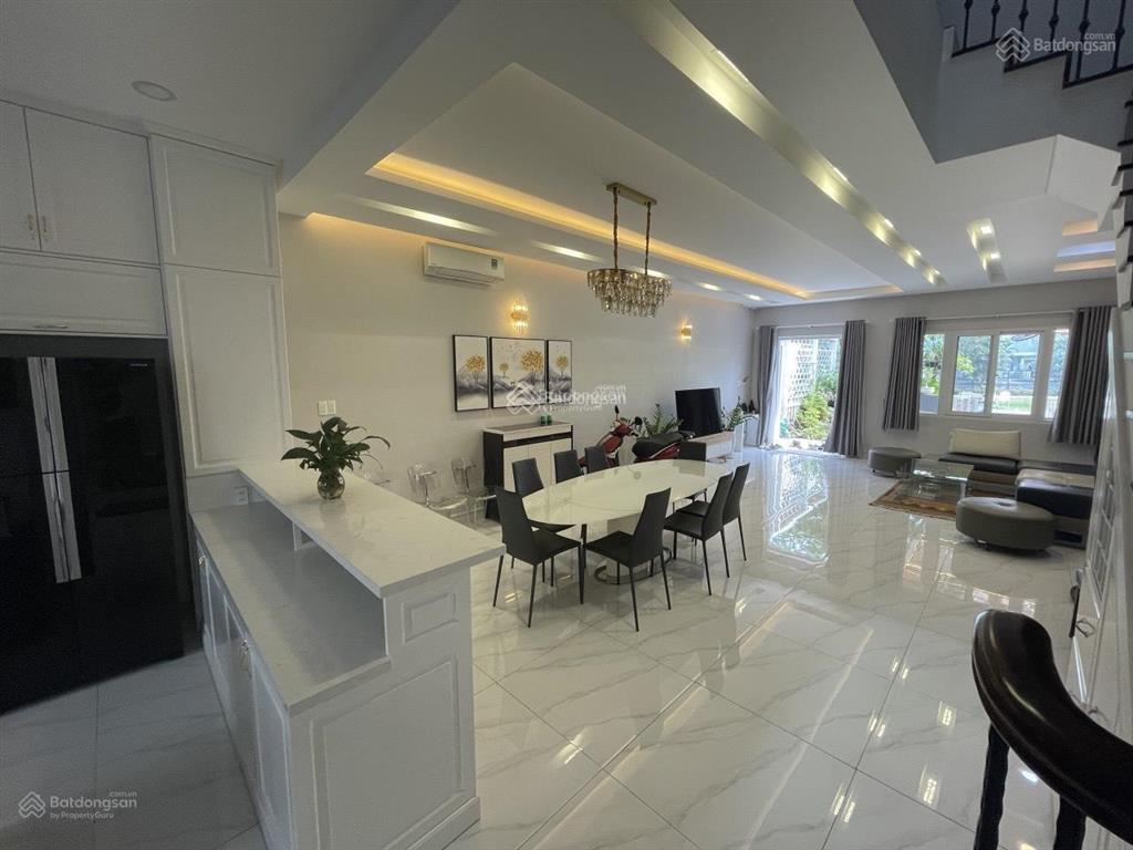 Cho thuê nhà mega village, khang điền, 1 trệt 2 lầu nội thất đẹp, an ninh 12 tr, 0902 442 ***