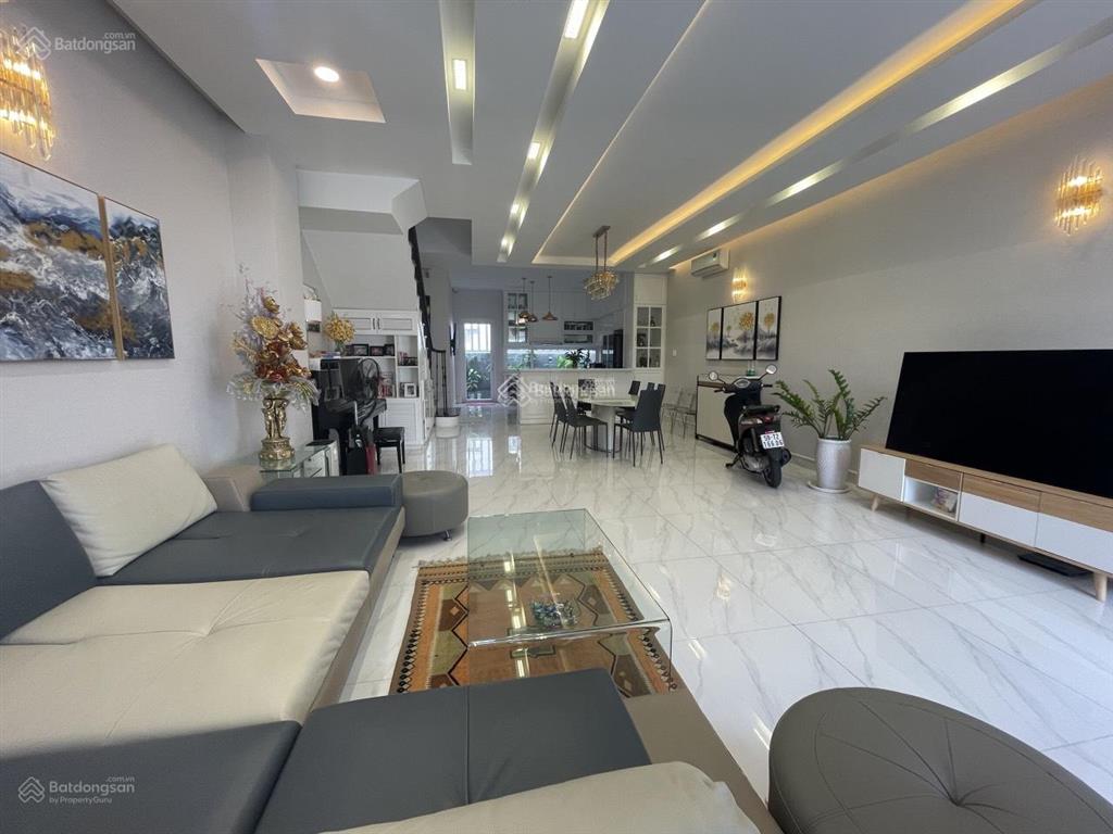 Cho thuê nhà mega village, khang điền, 1 trệt 2 lầu nội thất đẹp, an ninh 12 tr, 0902 442 ***