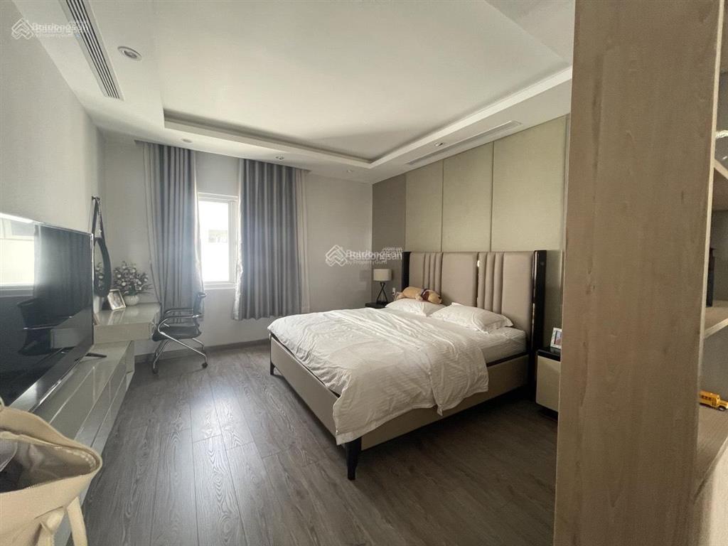 Cho thuê nhà mega village, khang điền, 1 trệt 2 lầu nội thất đẹp, an ninh 12 tr, 0902 442 ***