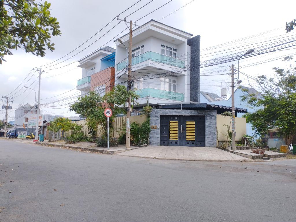 Bán nhanh nền đất trục chính DT 360m2, thông ra Nguyễn Duy Trinh tại Đại học Bách khoa quận 9