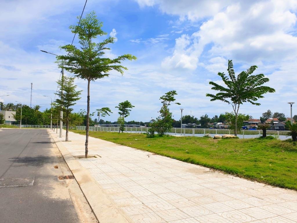 Bán đất khu dân cư an lộc phát, đường 19,5m sổ sẵn