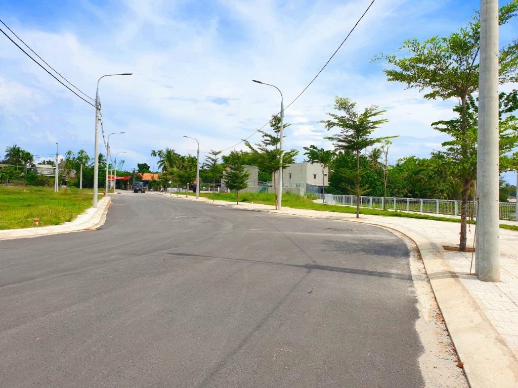 Bán đất khu dân cư an lộc phát, đường 19,5m sổ sẵn