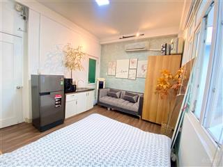 Căn hộ chính chủ 2 phòng ngủ + 1 phòng bếp rộng mới đầy đủ tiện nghi trung tâm bình thạnh sát q1