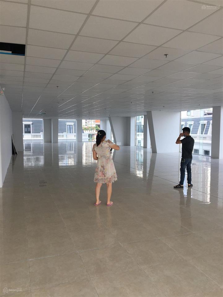 Cho thuê vp tòa nhà 66 hồng tiến, long biên dt 300m2 có thể thuê nhỏ hơn, giá 140.000/m2/tháng