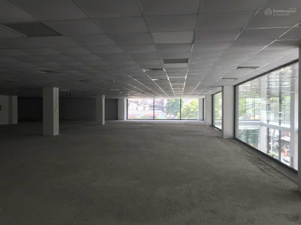 Ưu đãi cho thuê 583m2 văn phòng tòa nhà 170 la thành, đống đa giá chỉ 200k/m2
