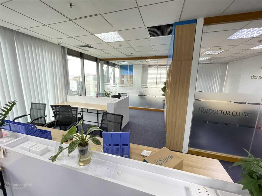 Chính chủ cho thuê văn phòng tòa chelsea residences, dt từ 54m2 đến 300m2. (miễn trung gian)