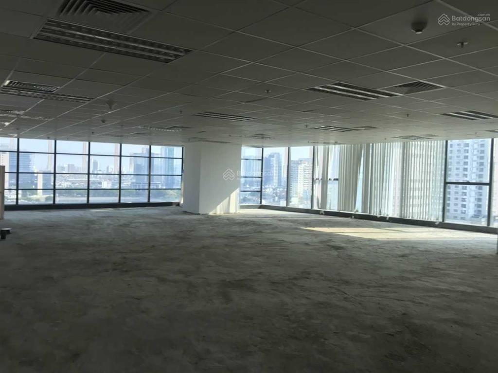 Cho thuê văn phòng dt 400m2 có thể chia nhỏ diện tích, phố trung hòa, giá thuê chỉ 200k/m2/th