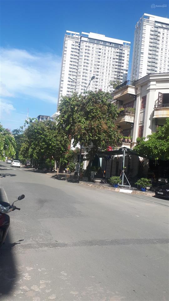 Bán nhà giá 14 tỷ, diện tích 4x18m, 3 lầu, hướng nam, khu an phú hưng, p. tân phong, quận 7