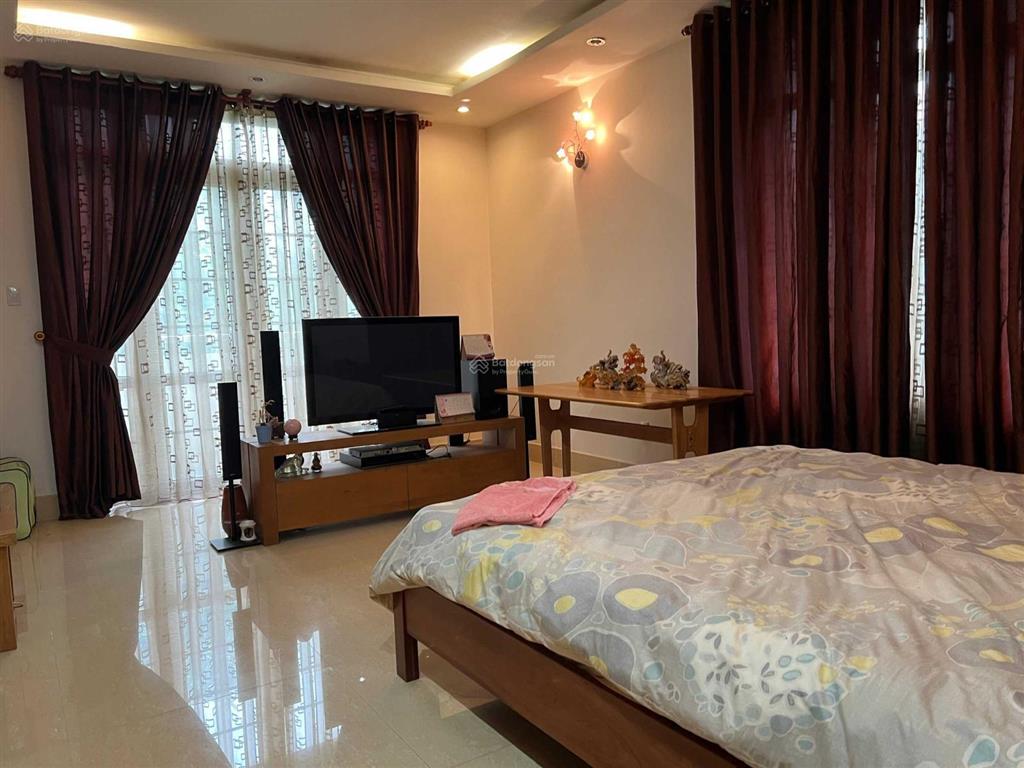 Bán biệt thự đẹp, hầm 3 lầu dt 10x20m, giá 50 tỷ, đường số 16, kdc him lam, phường tân hưng, quận 7