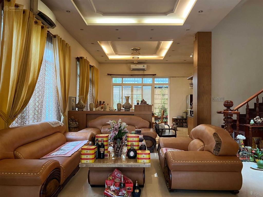 Bán biệt thự đẹp, hầm 3 lầu dt 10x20m, giá 50 tỷ, đường số 16, kdc him lam, phường tân hưng, quận 7