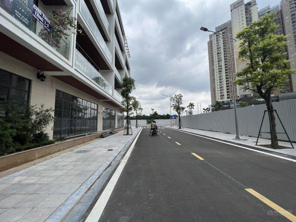 Shophouse 5 tầng The Matrix One hoàn thiện cơ bản gần 1000m2 sử dụng, giá chỉ 88 triệu/tháng