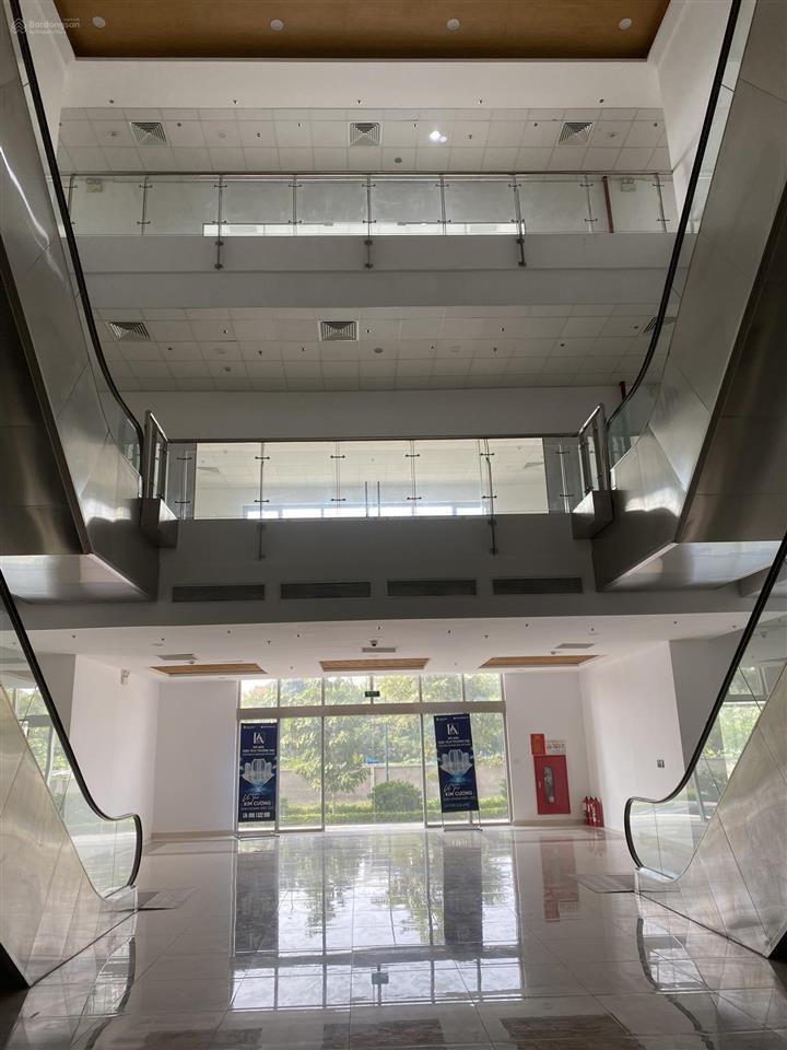 Bán shophouse khối đế ia20 ciputra giá 2.8tỷ 0382 276 ***