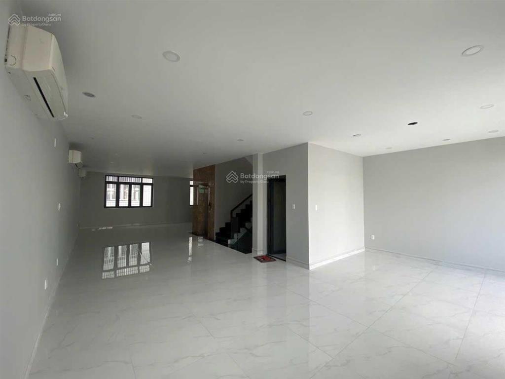 Cho thuê nhà nguyên căn kdc him lam có thang máy tiện làm vp/ở giá 35 triệu/th