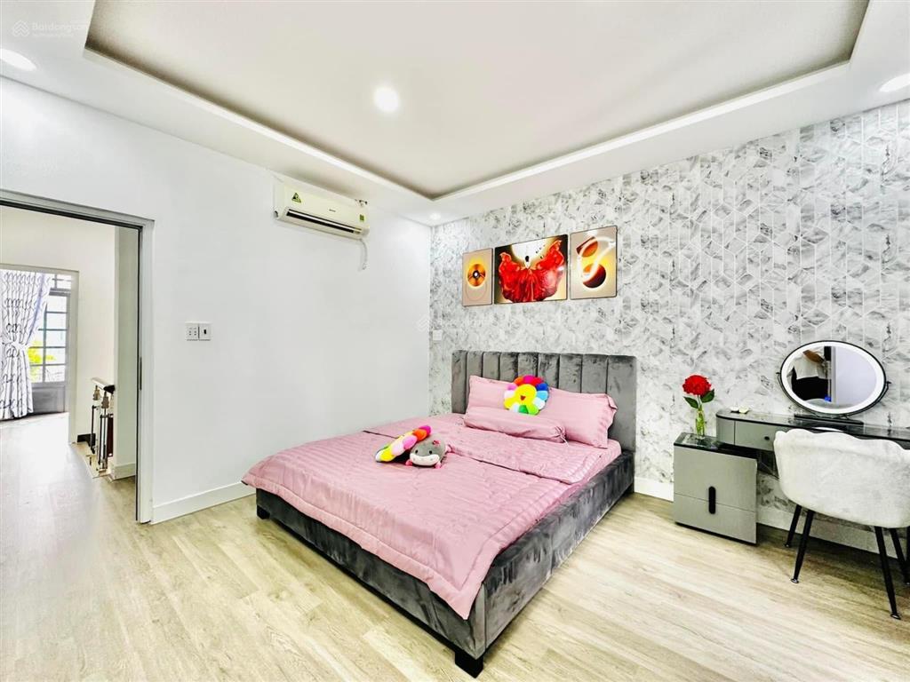 Bán nhà đẹp nguyễn thái sơn, p4, gò vấp, 48m2, 2 tầng btct, hẻm xe hơi 4m sát mặt tiền, chỉ 4 tỷ tl