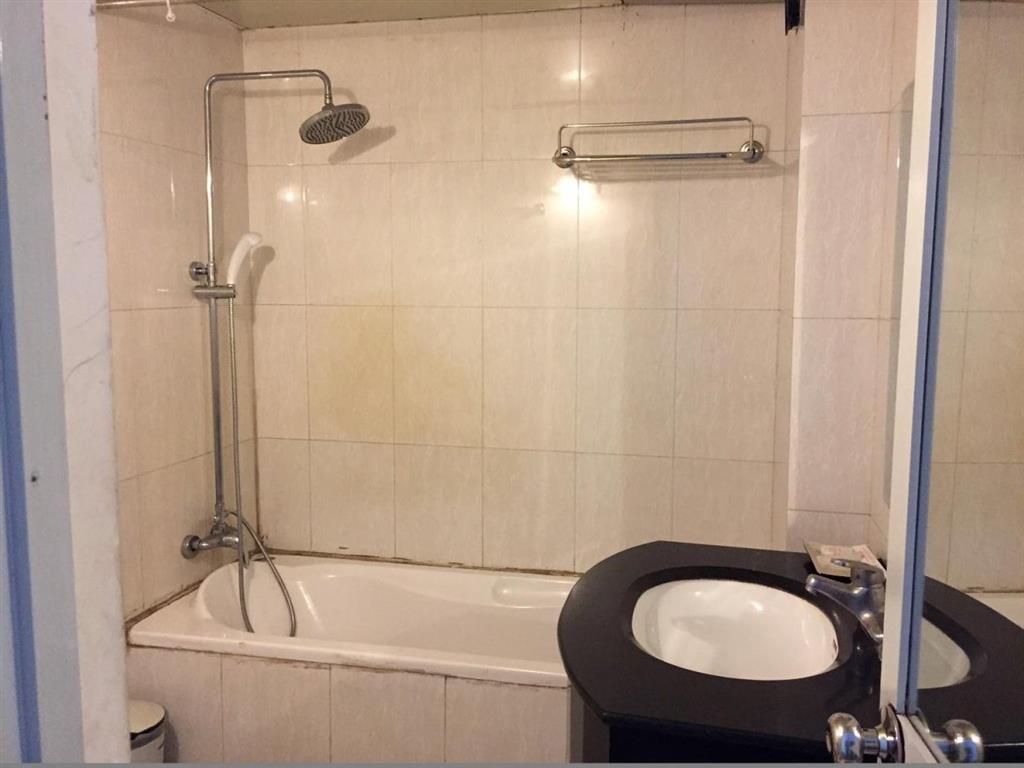 Cho thuê ccmn hami  15 đầy đủ đồ đạc giá 2tr/th  số 16 nguyễn văn cừ.  0913 345 ***