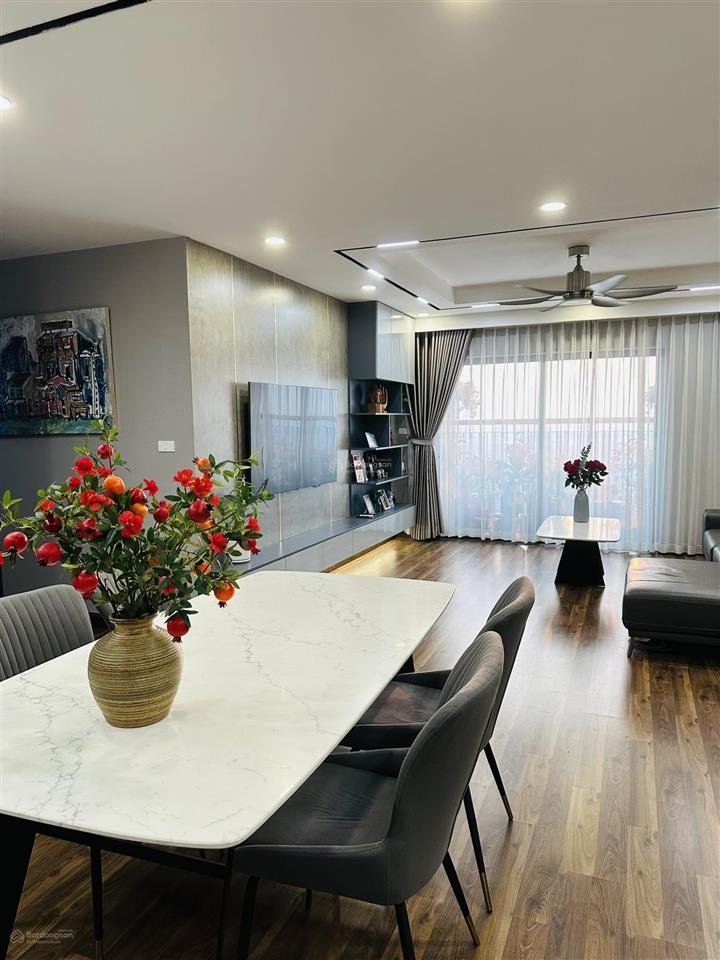 Cho thuê căn hộ 4pn đủ đồ  nội thất cao cấp 160m2  có 2slot giá tốt nhất thị trường  0962 132 ***