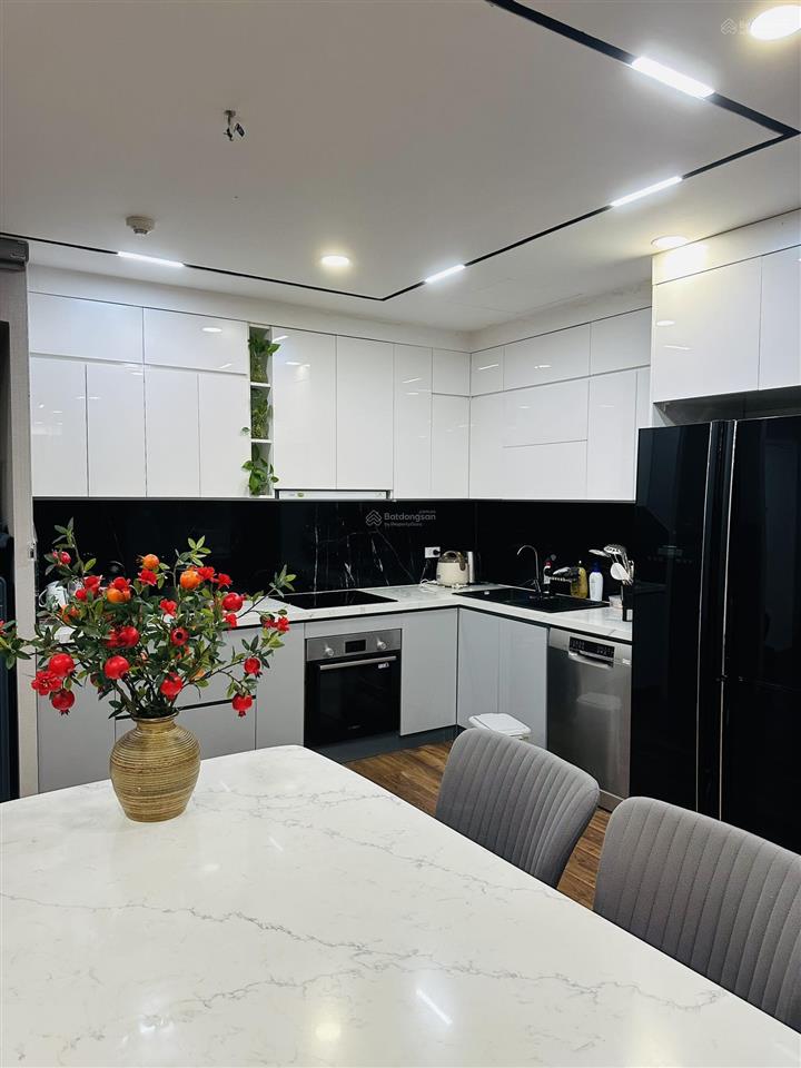 Cho thuê căn hộ 4pn đủ đồ  nội thất cao cấp 160m2  có 2slot giá tốt nhất thị trường  0962 132 ***