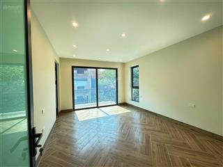 Cho thuê biệt thự vip 381m2 sân vườn, 8 pn + 1 phòng office, nội thất đầy đủ!