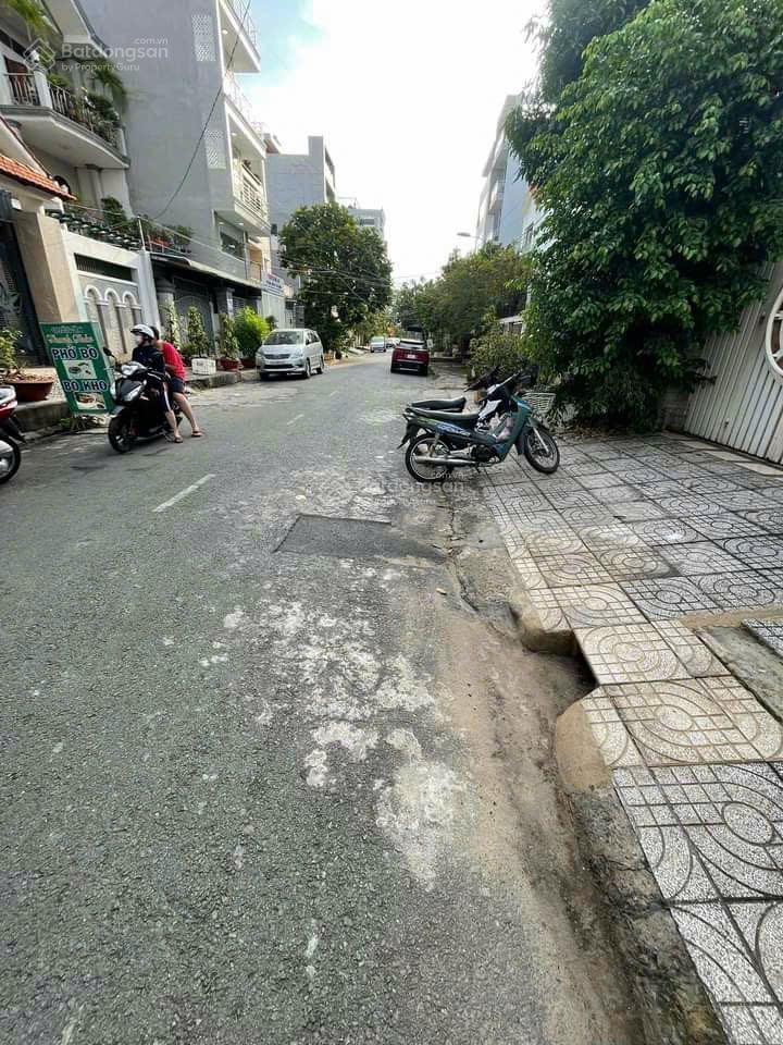 Bán nhà đất (10x20m) mặt tiền đường số phường tân quy quận 7