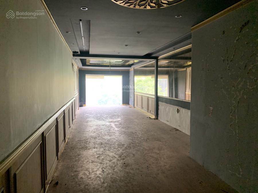 Cho thuê nhà mặt tiền số 49 nguyễn huệ, quận 1, dt 8x26.5m, 1 trệt 2 lầu, st, dtsd 424m2