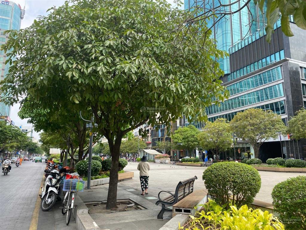 Cho thuê nhà mặt tiền số 49 nguyễn huệ, quận 1, dt 8x26.5m, 1 trệt 2 lầu, st, dtsd 424m2