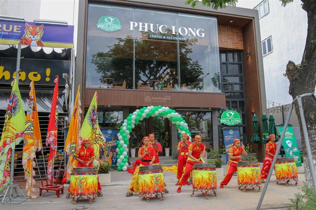 Cho thuê mặt bằng mặt tiền bùi viện, quận 1, dt 11.5x20m, 1 trệt, 3 lầu, dtsd 920m2