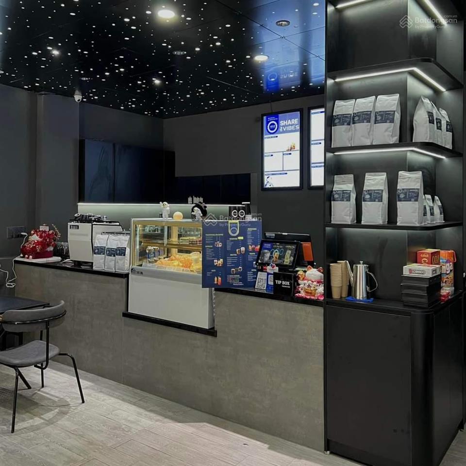 Cho thuê nhà mặt tiền lê thánh tôn, quận 1, dt 8x20m, 1 trệt, 1 lầu, dtsd 320m2