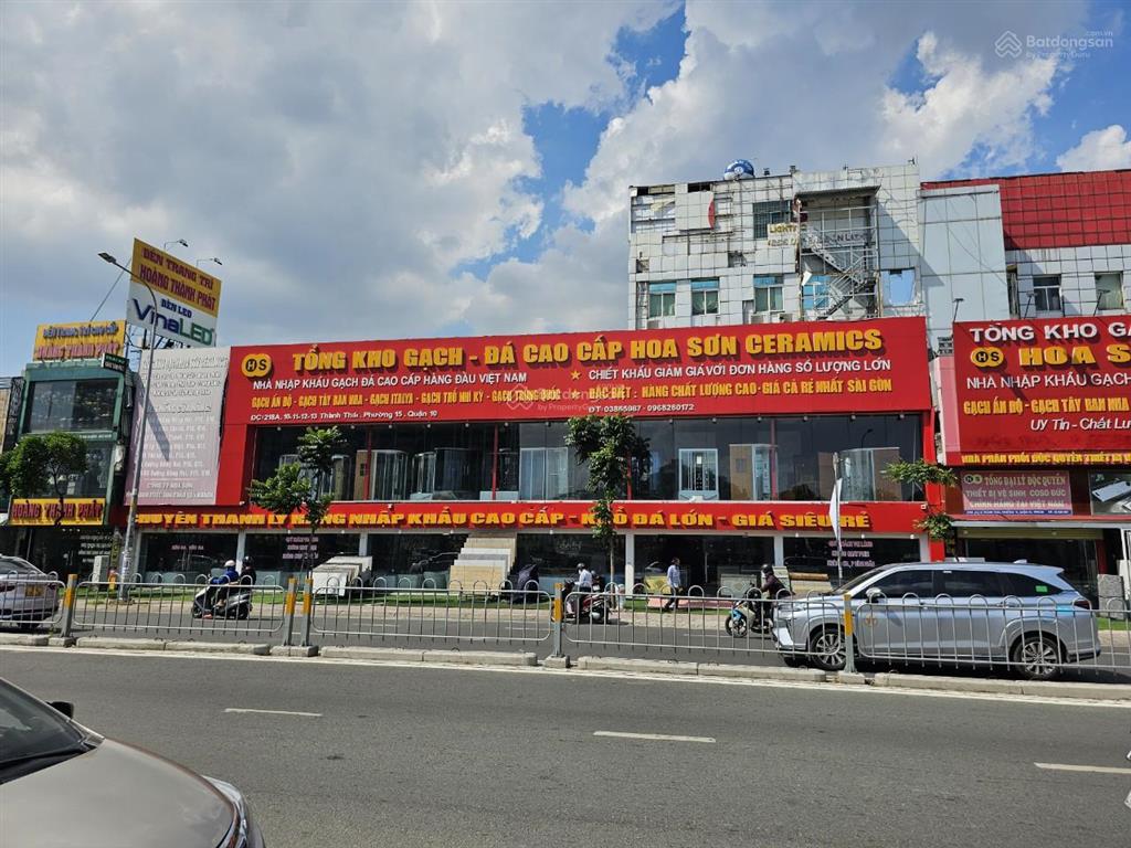 Cho thuê nhà mặt tiền đường cách mạng tháng 8, quận 3, dt 22x35m, 1 trệt, 1 lầu, dtsd 1.500m2