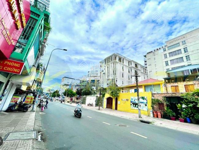 Cho thuê nhà mặt tiền đường nguyễn thông, phường 9, quận 3. dt 8x25m. 2 lầu. dtsd 400m2